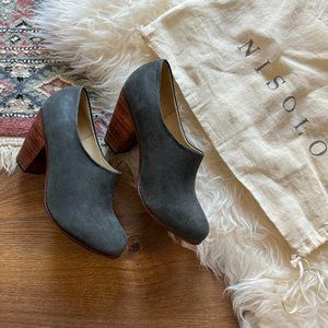 Nisolo Austin Heel Smoke Shoe - Black Matte Leather - Size 6 (Fits like a 5.5)